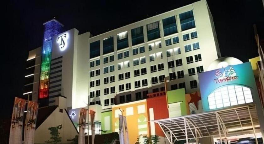 Ts Suites Surabaya Exterior photo