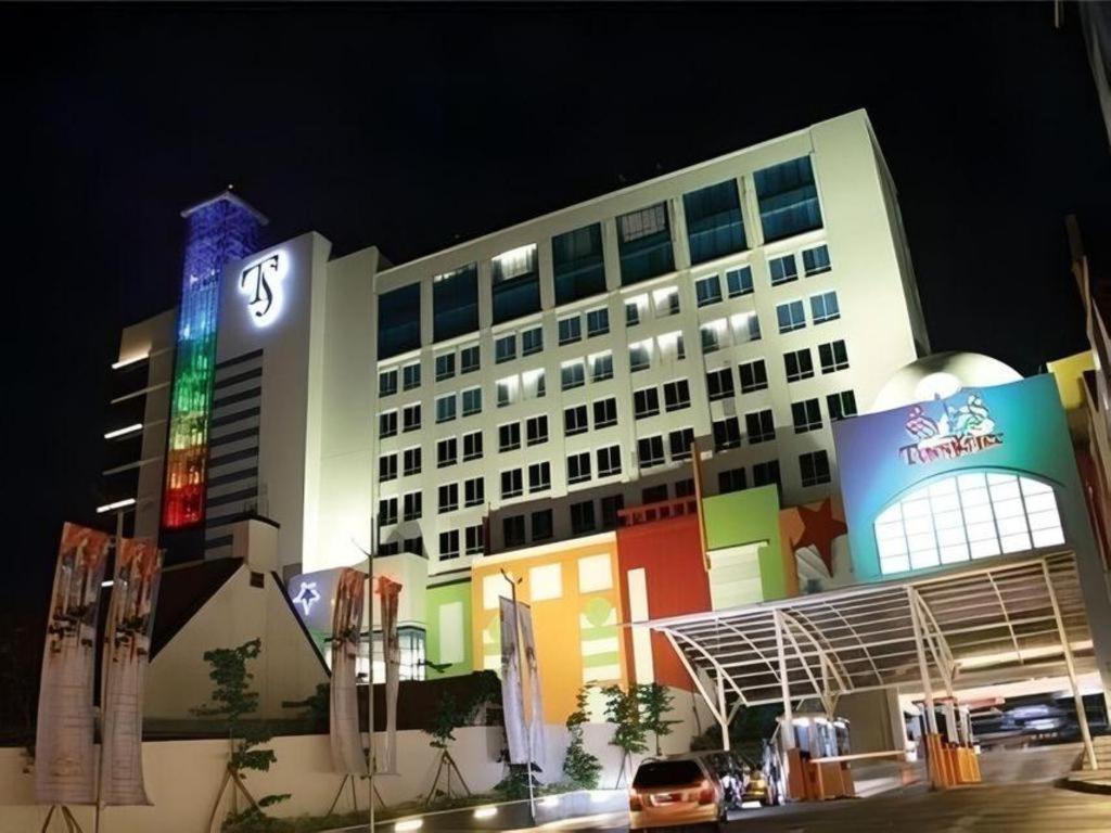 Ts Suites Surabaya Exterior photo